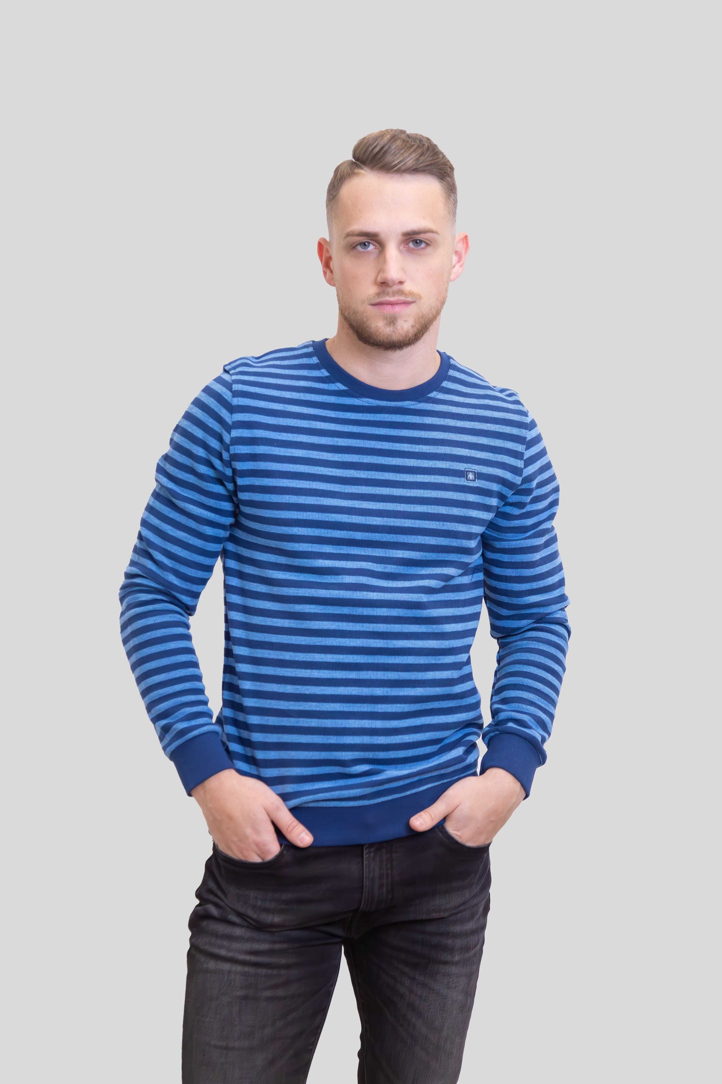 Csíkos Kék Pulóver