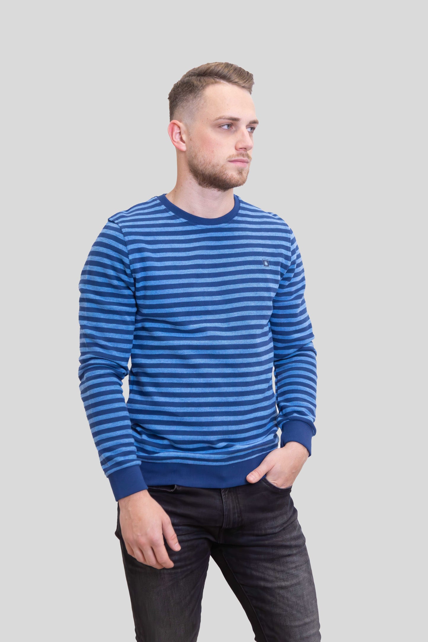 Csíkos Kék Pulóver